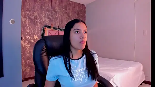 Snapshot of SKYLERWHIITEE chatting on December 28, 2024, 2:54 am SKYLERWHIITEE online show from December 28, 2024, 2:54 am