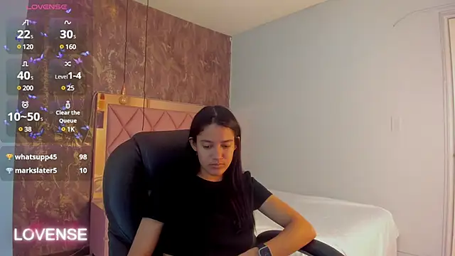 Snapshot of SKYLERWHIITEE chatting on February 9, 2025, 9:47 am SKYLERWHIITEE online show from February 9, 2025, 9:47 am