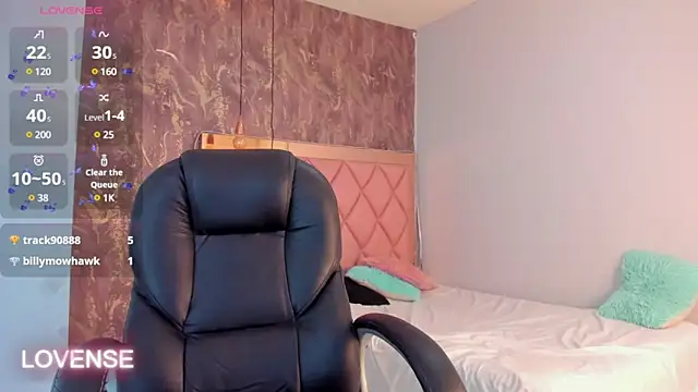 Snapshot of SKYLERWHIITEE chatting on February 26, 2025, 8:26 am SKYLERWHIITEE online show from February 26, 2025, 8:26 am