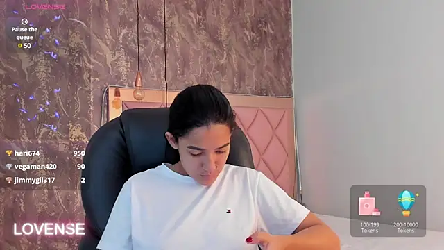 Snapshot of SKYLERWHIITEE chatting on March 6, 2025, 10:09 am SKYLERWHIITEE online show from March 6, 2025, 10:09 am