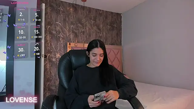 Snapshot of SKYLERWHIITEE chatting on March 16, 2025, 4:30 am SKYLERWHIITEE online show from March 16, 2025, 4:30 am