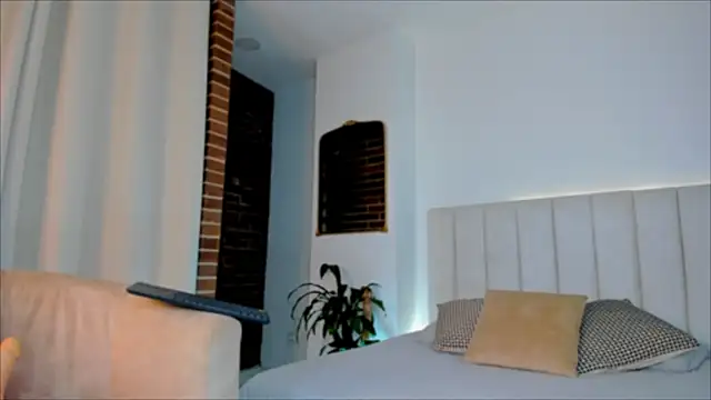 Snapshot of allana_franco chatting on February 20, 2026, 2:19 am allana franco online show from February 20, 2026, 2:19 am