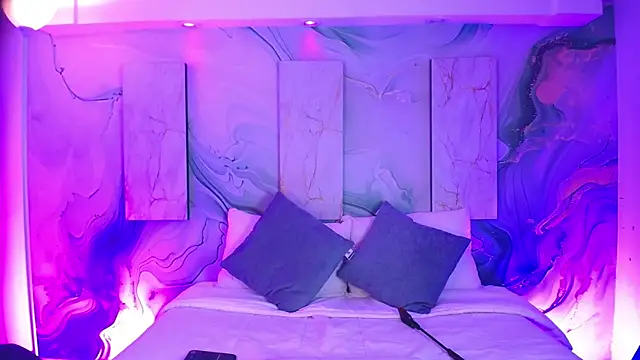 Aniie Doll online show from March 27, 2026, 8:41 pm