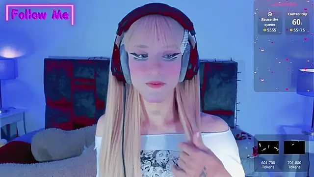 Kirmyy  online show from November 3, 2025, 8:43 pm