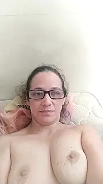 nicolle milf1978 online show from November 5, 2025, 1:33 pm