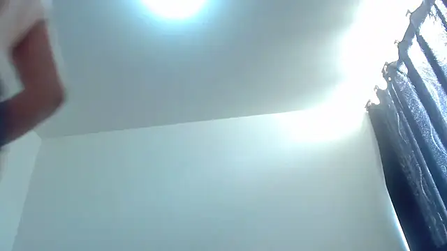 nicolle milf1978 online show from December 18, 2025, 2:12 pm