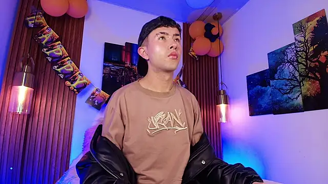 Snapshot of Noah_Xitruxx chatting on October 28, 2025, 2:48 am Noah Xitruxx online show from October 28, 2025, 2:48 am