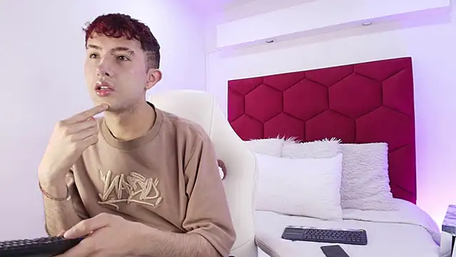 Snapshot of Noah_Xitruxx chatting on November 20, 2025, 12:49 pm Noah Xitruxx online show from November 20, 2025, 12:49 pm