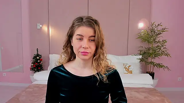 VikkiStorm online show from December 6, 2024, 4:03 am