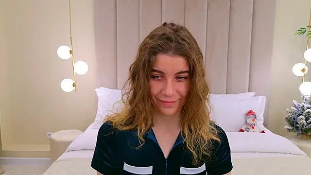 VikkiStorm online show from December 15, 2024, 3:34 am