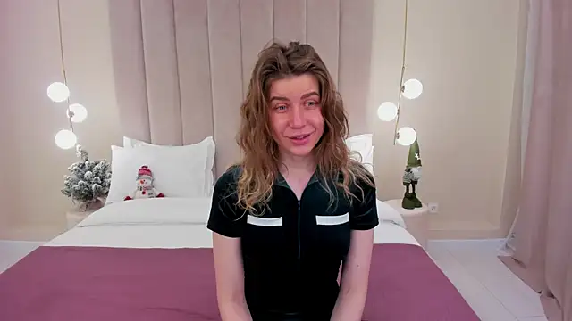 VikkiStorm online show from January 7, 2025, 3:35 am