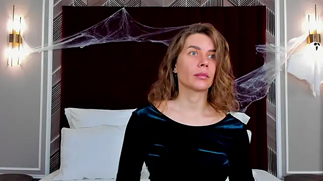 VikkiStorm online show from October 26, 2025, 3:23 am