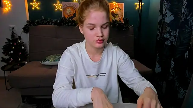 Xloe Queen online show from December 26, 2024, 6:33 pm