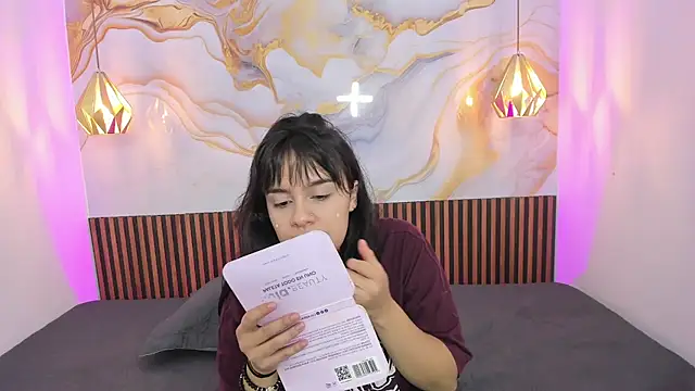 Snapshot of MelissaGilll chatting on October 15, 2025, 7:25 pm MelissaGilll online show from October 15, 2025, 7:25 pm