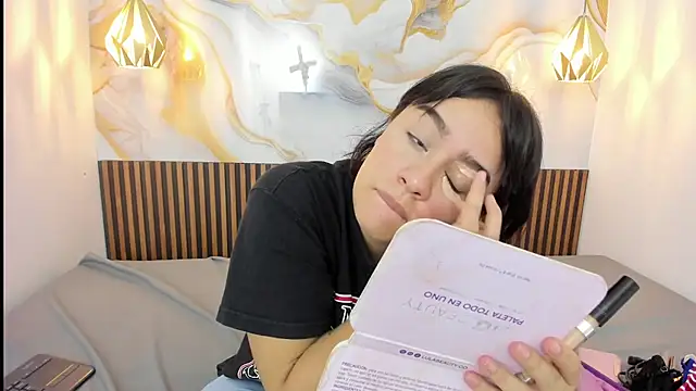 Snapshot of MelissaGilll chatting on October 27, 2025, 6:56 pm MelissaGilll online show from October 27, 2025, 6:56 pm