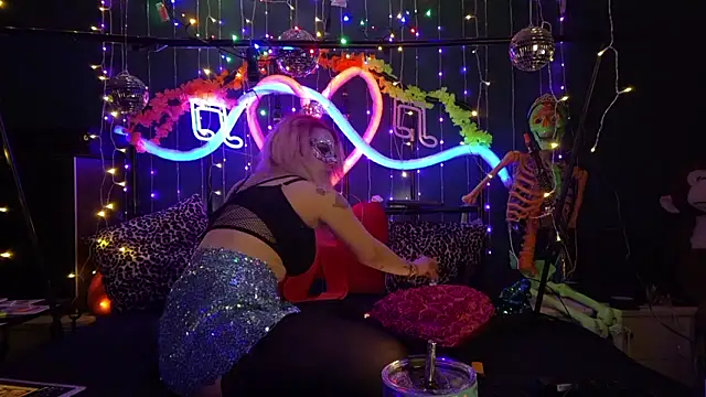 Snapshot of anonymouszN chatting on January 31, 2026, 9:35 pm anonymouszN online show from January 31, 2026, 9:35 pm