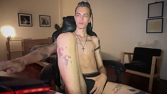 Snapshot of Den_BlueXx chatting on February 14, 2026, 11:45 pm Den BlueXx online show from February 14, 2026, 11:45 pm