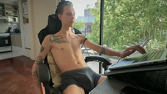 Snapshot of Den_BlueXx chatting on February 17, 2026, 11:07 am Den BlueXx online show from February 17, 2026, 11:07 am