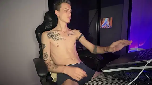 Snapshot of Den_BlueXx chatting on February 19, 2026, 1:45 am Den BlueXx online show from February 19, 2026, 1:45 am