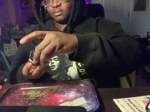 BigKittyRaven online show from February 28, 2025, 4:43 am