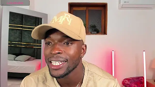 Snapshot of Dylan_Taylor chatting on February 7, 2026, 3:10 am Dylan Taylor online show from February 7, 2026, 3:10 am