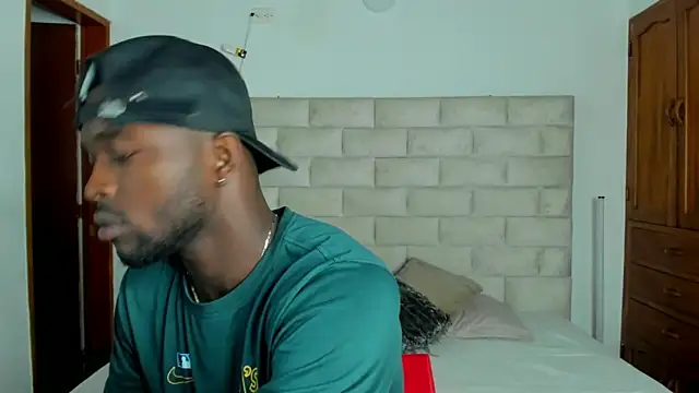 Snapshot of Dylan_Taylor chatting on February 11, 2026, 3:22 am Dylan Taylor online show from February 11, 2026, 3:22 am