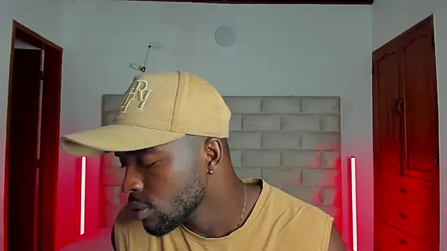 Snapshot of Dylan_Taylor chatting on February 13, 2026, 3:35 am Dylan Taylor online show from February 13, 2026, 3:35 am