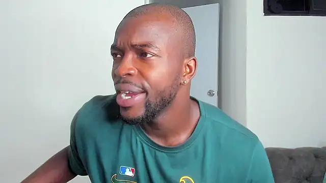 Snapshot of Dylan_Taylor chatting on April 4, 2026, 11:18 am Dylan Taylor online show from April 4, 2026, 11:18 am