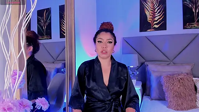 Pamela duque online show from October 4, 2025, 8:07 pm