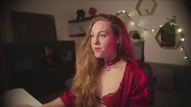 Berberis  Silene online show from October 26, 2025, 4:35 pm