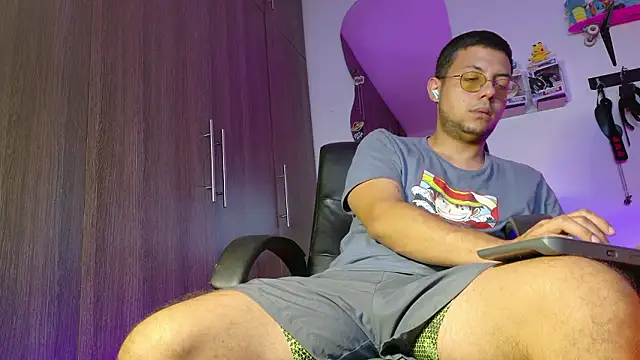 Nymphobuddies online show from March 14, 2026, 9:31 pm