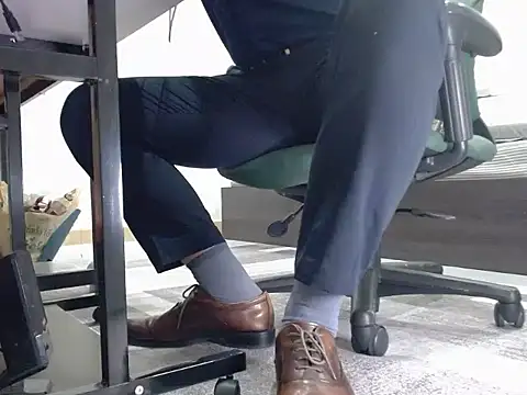 Snapshot of softlyS chatting on December 17, 2024, 3:06 pm softlyS online show from December 17, 2024, 3:06 pm