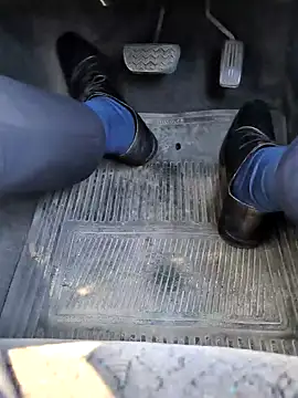 Snapshot of softlyS chatting on January 24, 2025, 5:53 am softlyS online show from January 24, 2025, 5:53 am