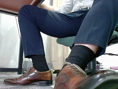 Snapshot of softlyS chatting on February 25, 2025, 2:22 pm softlyS online show from February 25, 2025, 2:22 pm