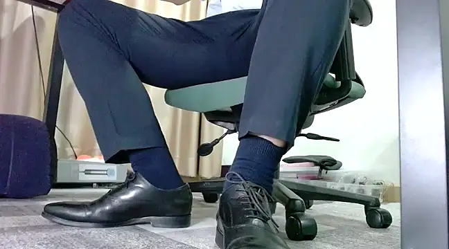 Snapshot of softlyS chatting on March 7, 2025, 3:49 pm softlyS online show from March 7, 2025, 3:49 pm