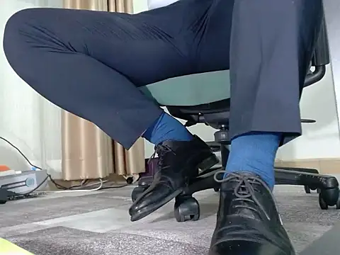 Snapshot of softlyS chatting on March 9, 2025, 3:38 pm softlyS online show from March 9, 2025, 3:38 pm