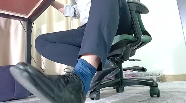 Snapshot of softlyS chatting on March 10, 2025, 1:54 pm softlyS online show from March 10, 2025, 1:54 pm