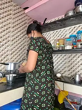 Tamil Shalini Lustyy online show from October 9, 2025, 3:04 am