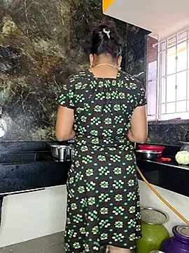 Tamil Shalini Lustyy online show from November 22, 2025, 1:37 am