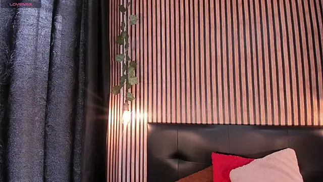 Victoria Ponce1 online show from February 12, 2025, 6:40 pm