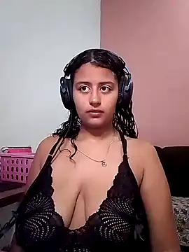 Snapshot of Babydol18_ chatting on February 1, 2025, 2:47 am Babydol18 online show from February 1, 2025, 2:47 am