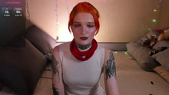 Snapshot of Simona_Rain chatting on December 19, 2025, 9:55 pm Simona Rain online show from December 19, 2025, 9:55 pm