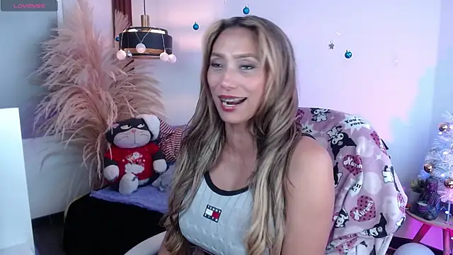 Snapshot of salome_drasin chatting on December 22, 2025, 8:39 pm salome drasin online show from December 22, 2025, 8:39 pm