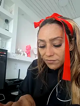 Snapshot of salome_drasin chatting on January 14, 2026, 12:44 pm salome drasin online show from January 14, 2026, 12:44 pm