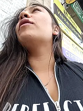 Snapshot of LIZ-06_ chatting on February 2, 2025, 5:48 pm LIZ-06 online show from February 2, 2025, 5:48 pm
