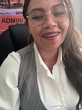 LIZ-06  online show from November 18, 2025, 3:27 pm