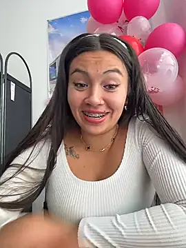 Snapshot of LIZ-06_ chatting on February 14, 2026, 3:53 pm LIZ-06 online show from February 14, 2026, 3:53 pm