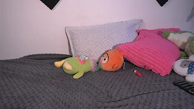 Ambeer Rousess online show from November 8, 2025, 5:45 pm