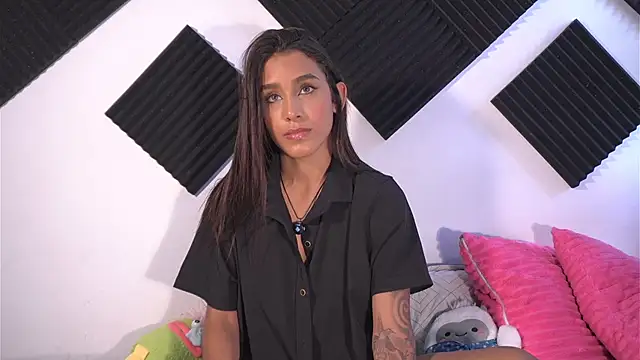 Ambeer Rousess online show from December 14, 2025, 8:35 pm