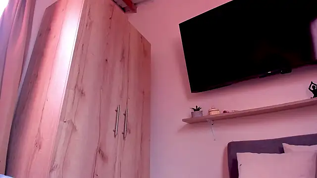 sofiaVelez01 online show from June 2, 2026, 3:58 pm